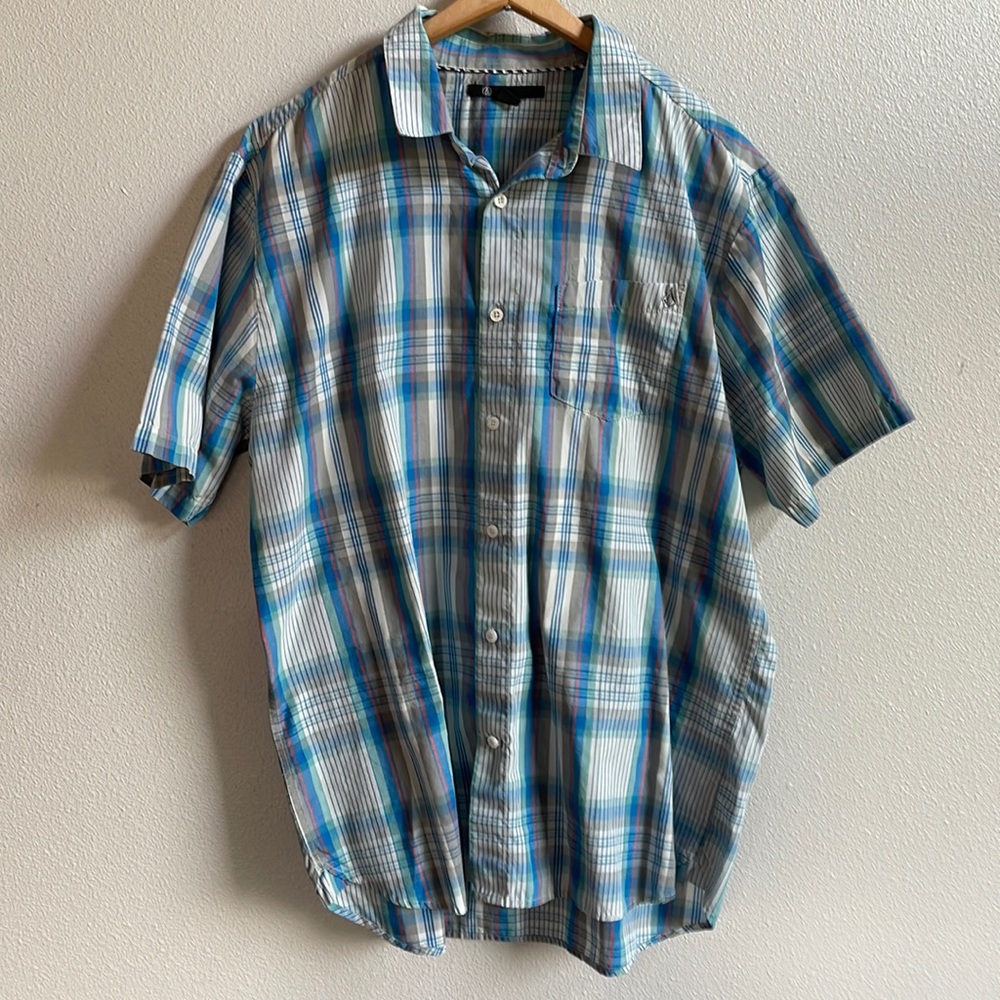 Mens Volcom button down shirt. Size XL